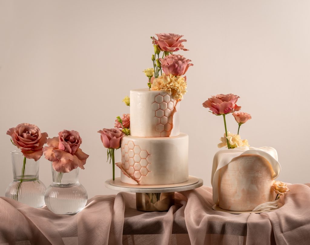 Luxurious wedding cake