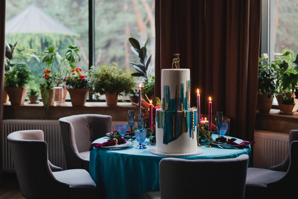 minimalist wedding cakes
