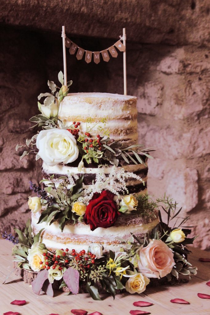 Beautiful rustic countryside wedding cake